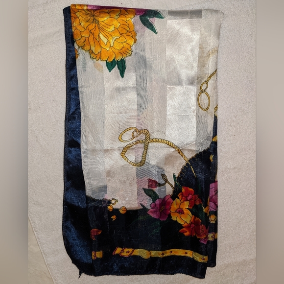*Silky Sophisticated Floral Fashion Scarf, Square 38"x38" - Picture 6 of 11